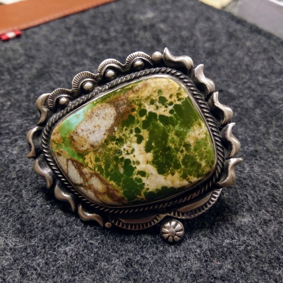 Huge Navajo turquoise statement ring - Picture 4 of 4